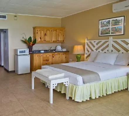 Crystal Ripple Beach Lodge Ocho Rios Otel