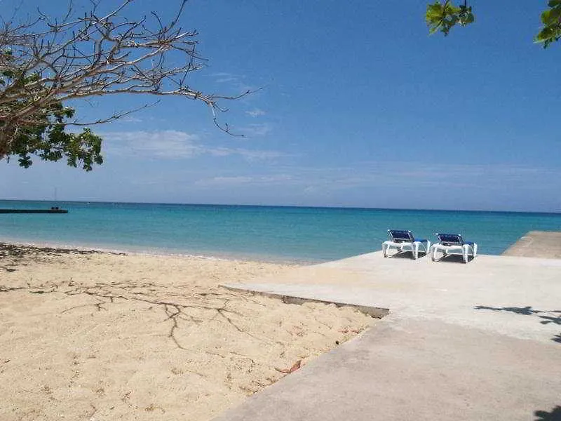 Crystal Ripple Beach Lodge Ocho Rios 2*,  Jamaika